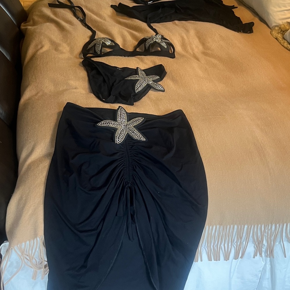 Chic Black Pencil Skirt with Starfish Detail with bikini bathing suit.